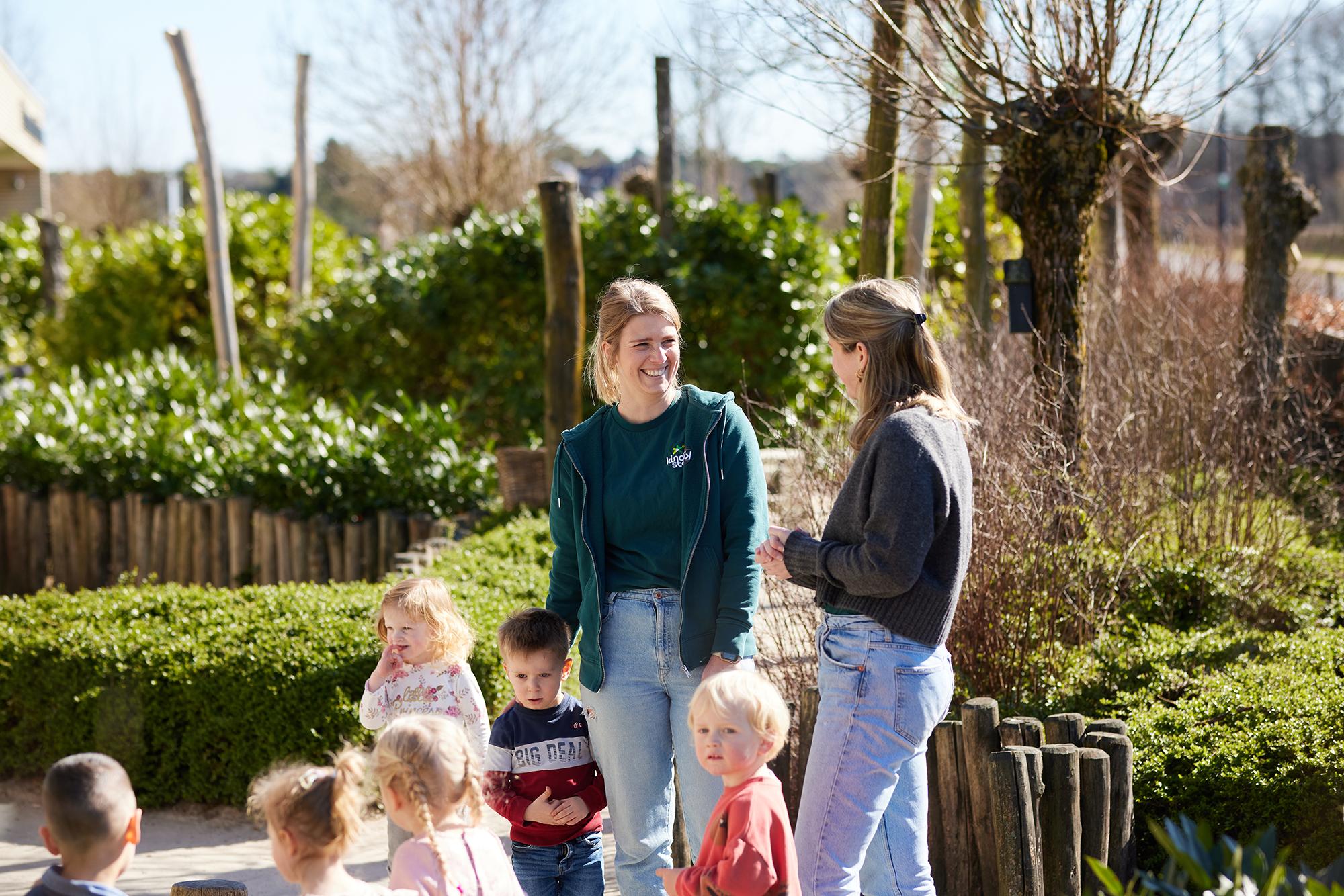 elke en suzanne werken bij kinderstad