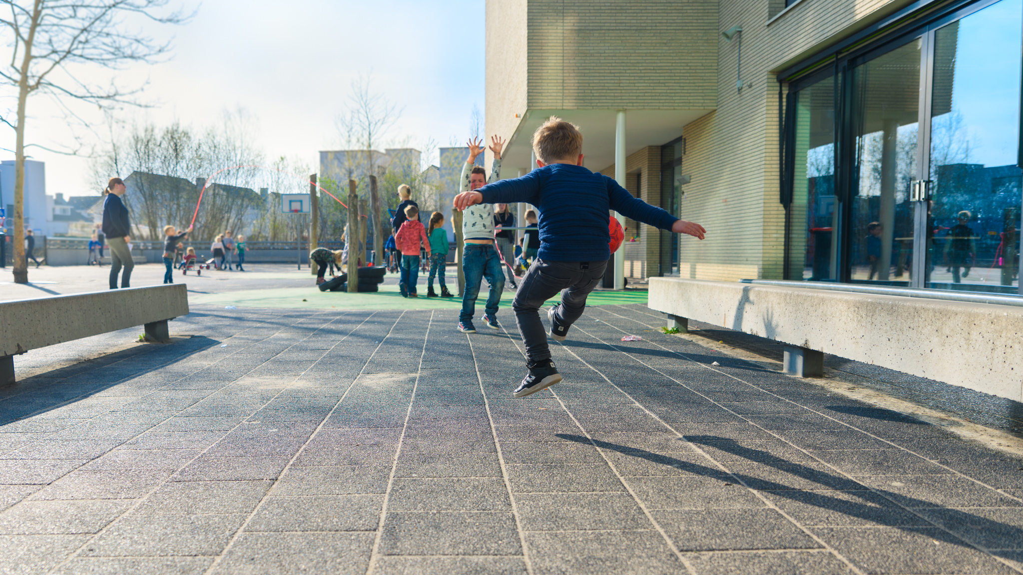 Buiten spelen bij basisschool en kinderopvang Koolhoven