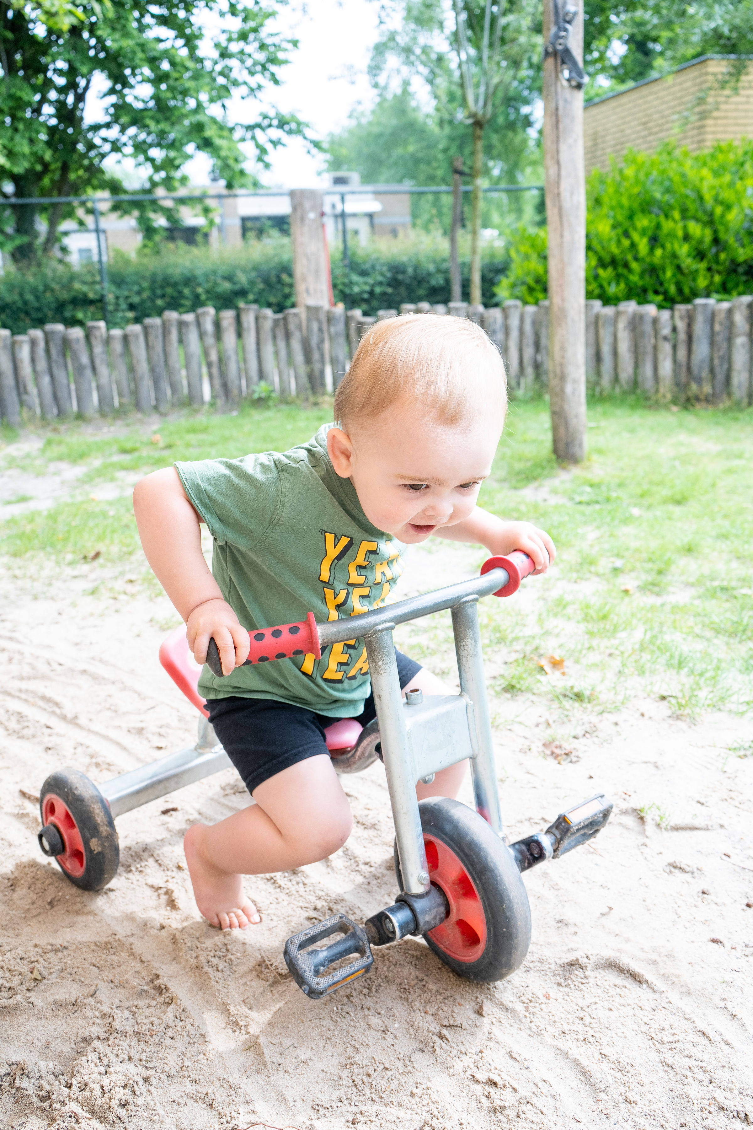 Fietsen tuin kinderopvang